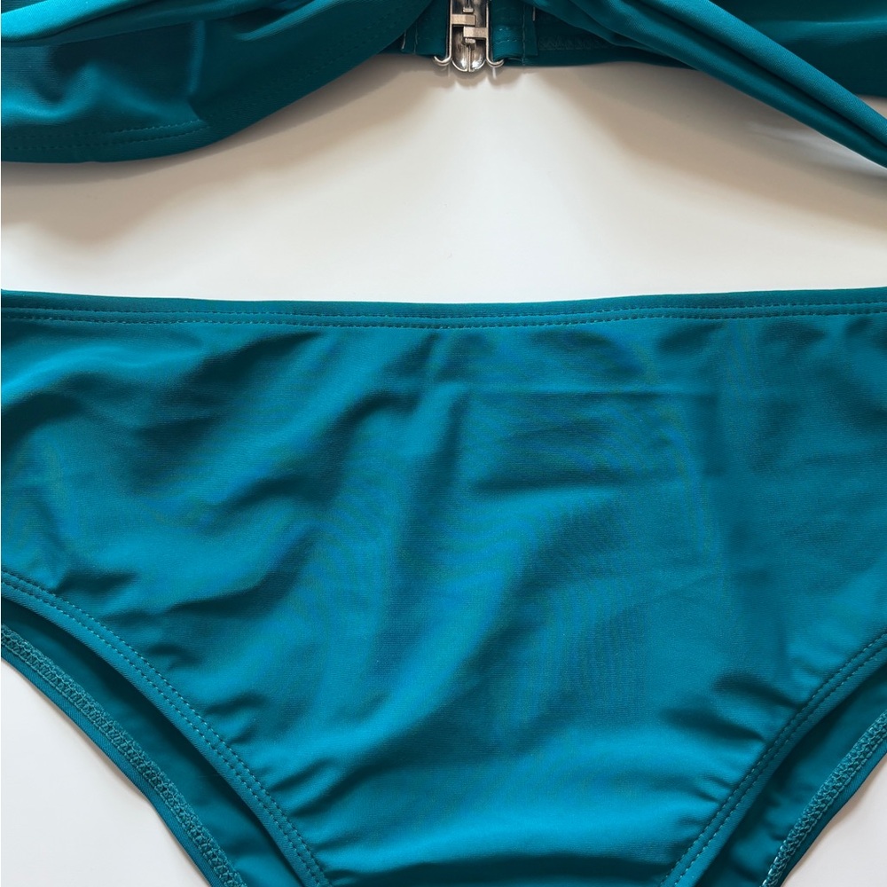 BIKINI - Picture 11 of 11